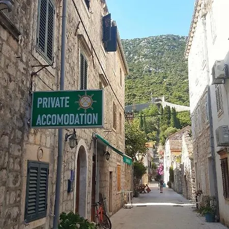 Kormilo Konukevi Ston